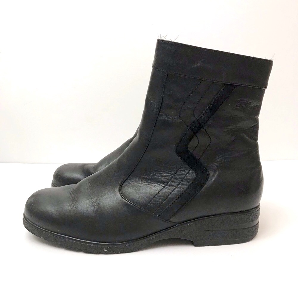 Vintage black genuine leather boots size 9,5
